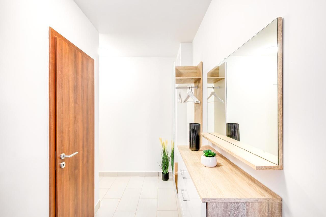 Modern Apartment With Free Garage And Balcony In The Downtown Budapest Eksteriør billede