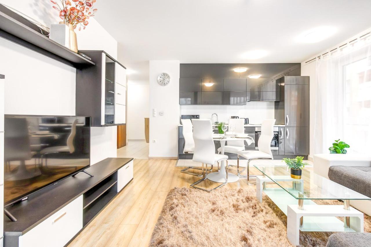 Modern Apartment With Free Garage And Balcony In The Downtown Budapest Eksteriør billede