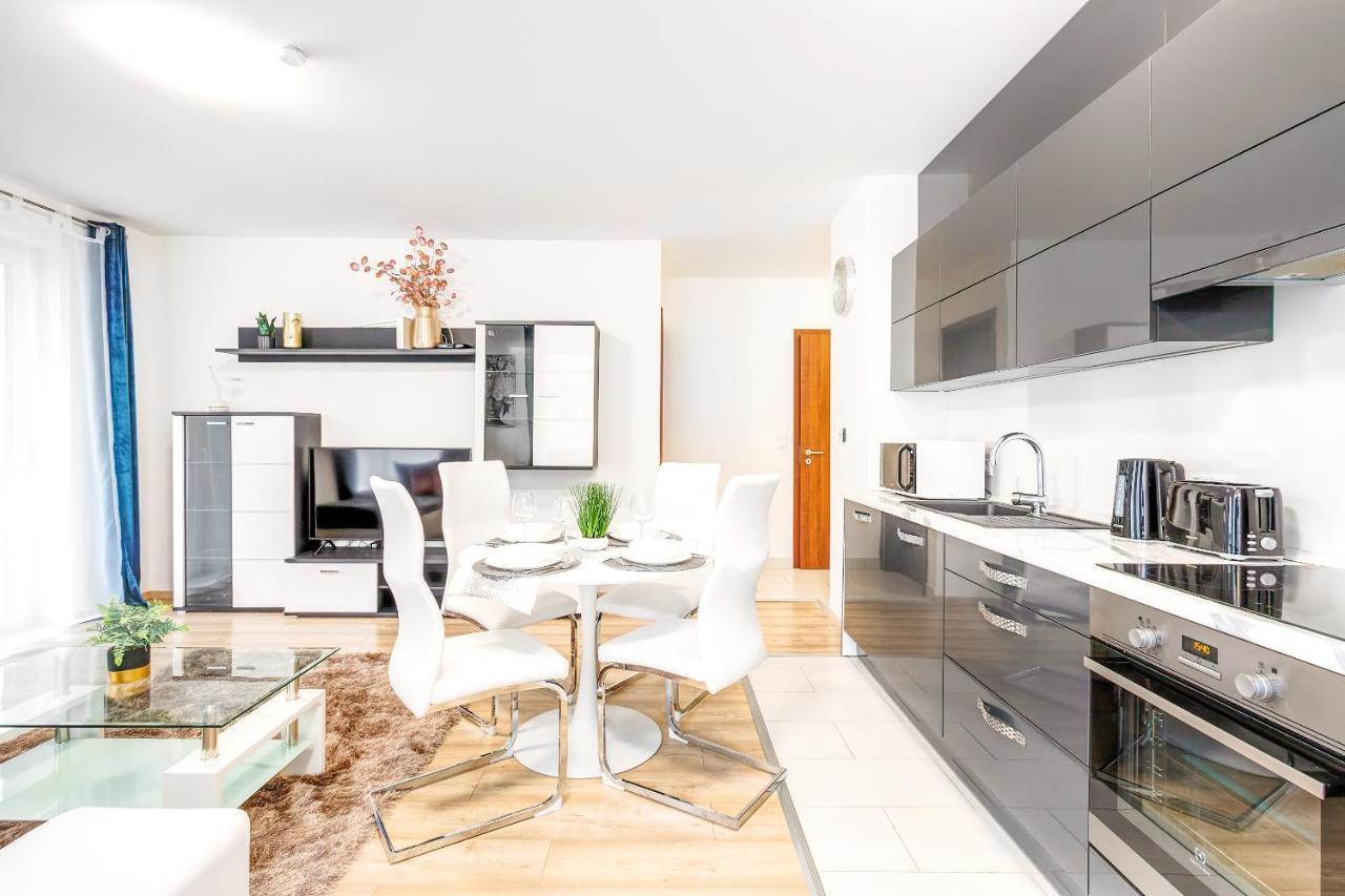 Modern Apartment With Free Garage And Balcony In The Downtown Budapest Eksteriør billede