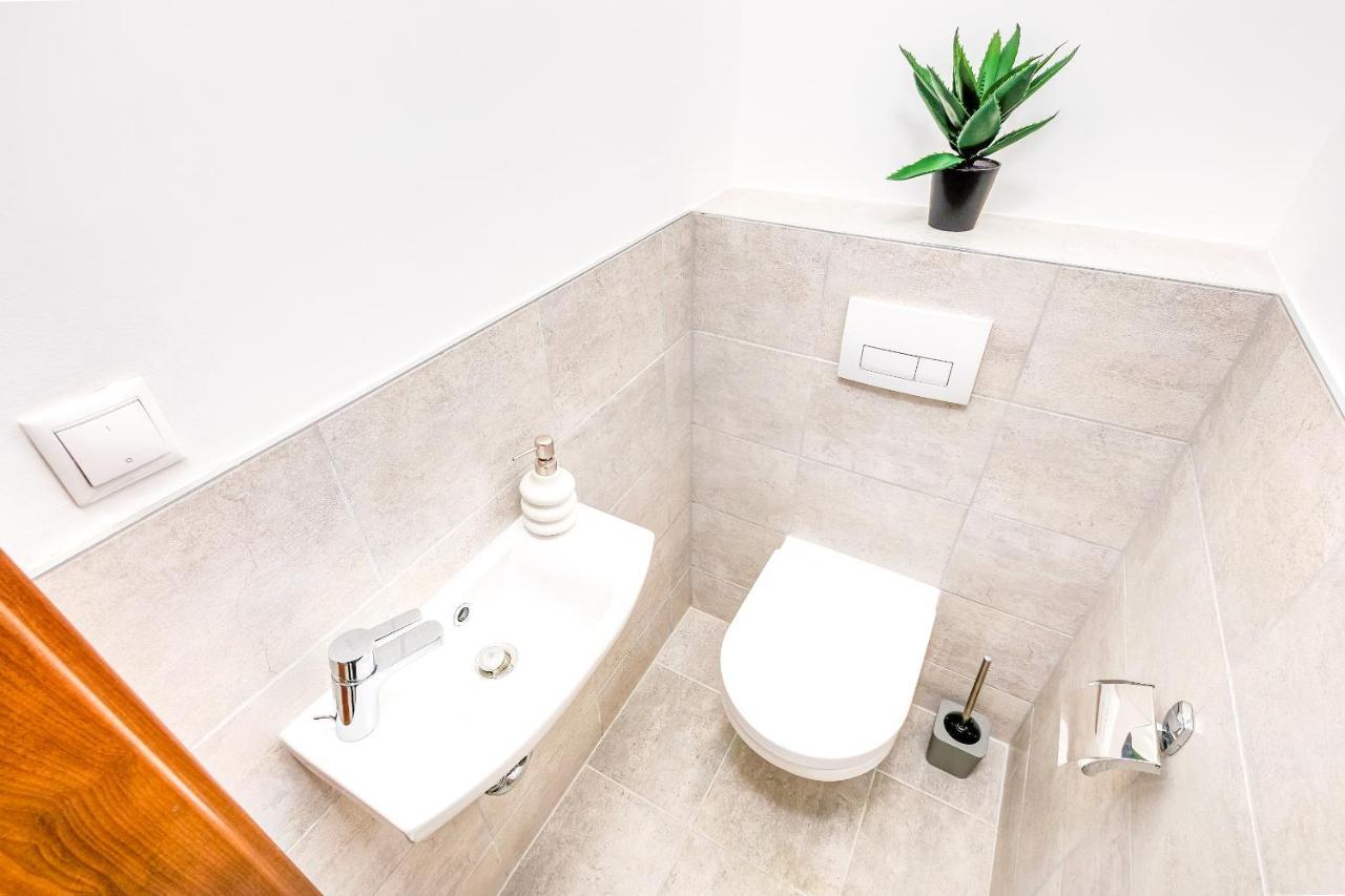 Modern Apartment With Free Garage And Balcony In The Downtown Budapest Eksteriør billede