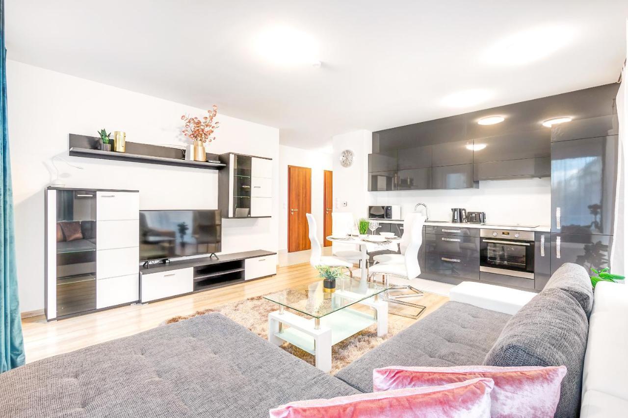 Modern Apartment With Free Garage And Balcony In The Downtown Budapest Eksteriør billede